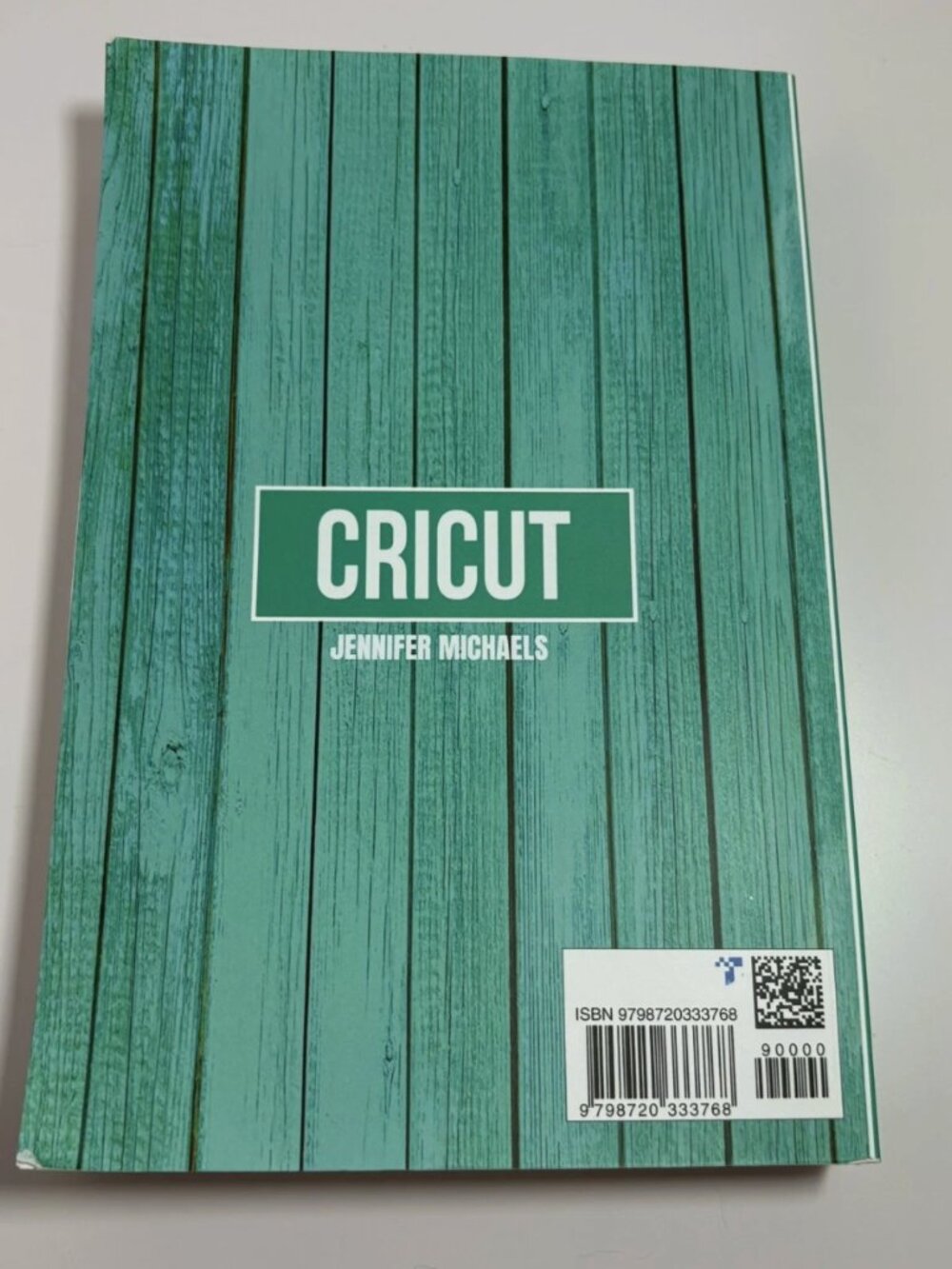 Cricut Guide 2025 edition Jennifer Michaels - Picture 2 of 6